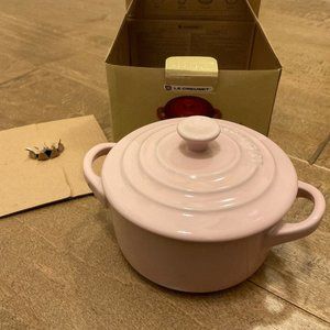 NIB Le Creuset Mini Round Cocotte Casserole Dutch Oven chiffon Pink ceramic